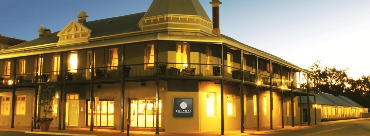 The York Palace Accommodation Exterior photo
